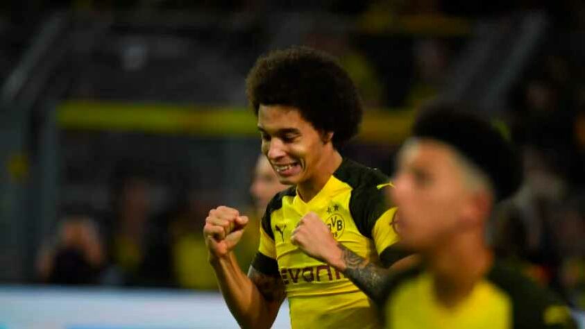 Axel Witsel (33 anos) - Posição: meia - Último clube: Borussia Dortmund  - Valor de mercado: 4 milhões de euros