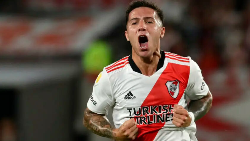 ESQUENTOU - De acordo com o jornal português Record, o Benfica pretende realizar investimento pelo Enzo Fernández do River Plate. A proposta para compra de 70% dos direitos do jogador seria de 15 milhões de euros.