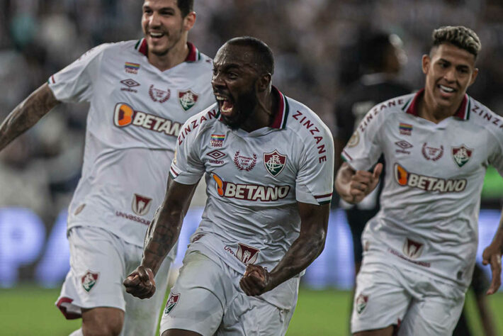 O Clássico Vovô terminou bem para o Tricolor. Neste domingo, o Fluminense venceu o Botafogo por 1 a 0, em jogo válido pela 14ª rodada do Brasileirão. Em partida protagonizada por Jhon Arias, que criou as melhores chances para a equipe, foi Manoel quem estufou a rede e garantiu os três pontos. Veja as notas do time a seguir. (Por Ana Daróz; anapereira@lancenet.com.br) 