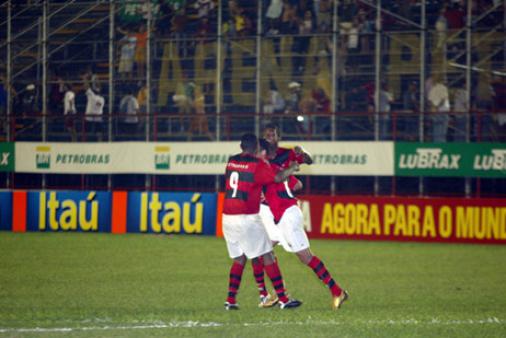 Arena Petrobras (2005): Com o Maracanã fechado para as obras dos Jogos Pan-Americanos, o Flamengo se juntou ao Botafogo na busca por uma casa e os clubes decidiram compartilhar o mesmo palco, reformando o Estádio Luso-Brasileiro, casa da Portuguesa-RJ, que tinha capacidade para 5 mil pessoas. A Petrobras bancou as obras e ampliou a capacidade do estádio para 30 mil lugares, colocando arquibancadas tubulares.