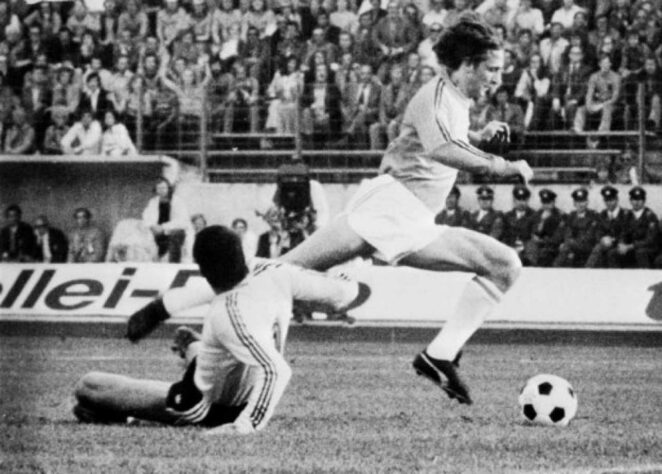 O Ajax da década de 70 fez história. Na temporada 71-72, venceu o Campeonato Holandês, a Copa da Holanda, a Champions League e ainda alcançou a marca de incríveis 26 vitórias consecutivas. Johan Cruyff marcou 33 gols.