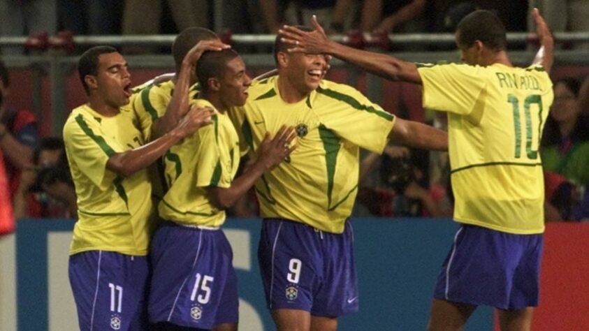 Copa do Mundo 2002 (Coreia do Sul [estreia feita no país] e Japão [também sede da Copa]) - Estreia: Brasil 2 x 1 Turquia - Gols: Ronaldo e Rivaldo