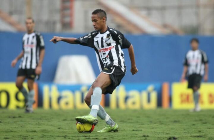 Neymar - Santos (2009): o camisa 10 da Seleção na última Copa foi destaque na Copinha de 2009, jogando pelo Santos, poucos meses antes de subir à equipe profissional. Mas sua estreia ocorreu um ano antes, em 2008, quando substituiu seu amigo Paulo Henrique Ganso em uma partida.