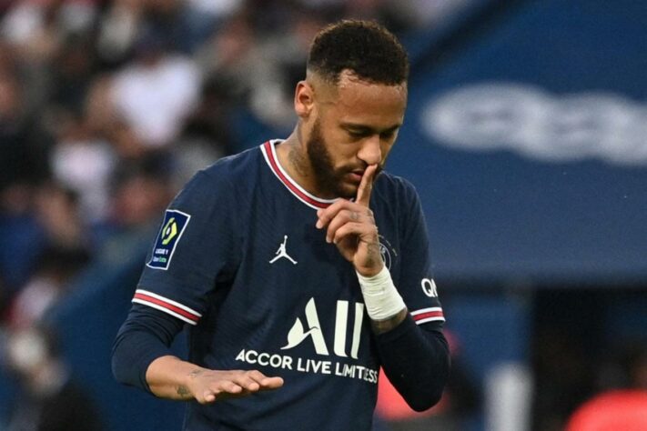 Neymar - atacante - 30 anos - o presidente do Paris Saint-Germain (FRA) já admitiu uma possível venda do camisa 10, que tem contrato até 30/06/2025 e conta com a confiança do novo treinador.