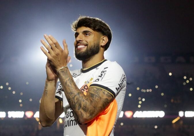 O centroavante Yuri Alberto foi a primeira contratação feita pelo Corinthians na janela do meio do ano de 2022. O atleta de 21 anos chegou por empréstimo até junho de 2023. No final de 2022, o clube alvinegro assegurou a permanência em definitivo do camisa 9.