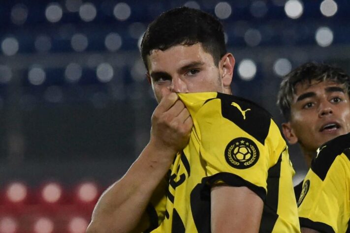 ESQUENTOU - O atacante Agustín Álvarez chamou a atenção do futebol sul-americano na temporada passada, ao ser o principal destaque do Peñarol. Segundo informações da imprensa uruguaia e italiana, Sassuolo está perto de acertar a contratação do atacante Agustín Álvarez.