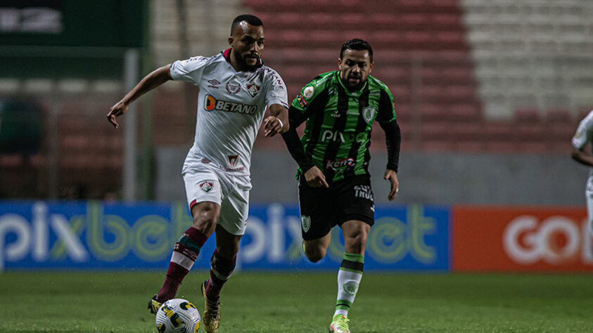 América-MG - Sobe: Mesmo com um a menos desde o primeiro tempo, conseguiu criar chances e levou perigo. / Desce: Fez faltas em excesso e teve uma expulsão.