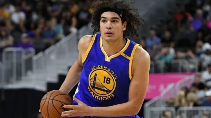 Anderson Varejão: Draft de 2004	- 30ª escolha / Time: Orlando Magic, trocado para o Cleveland Cavaliers