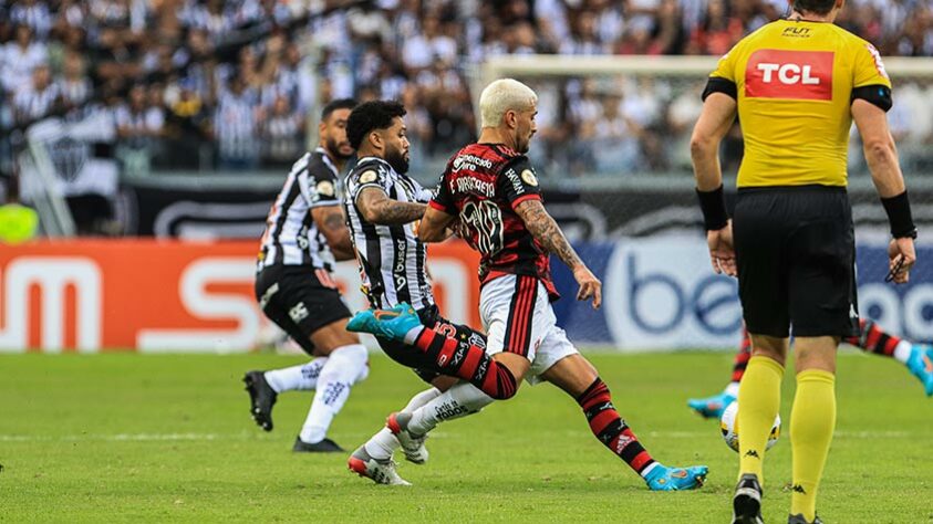 Neste domingo, o Atlético-MG venceu o Flamengo por 2 a 0, em partida válida pela 13ª rodada do Brasileirão. Nacho e Ademir marcaram os gols do jogo. A seguir, confira as notas: