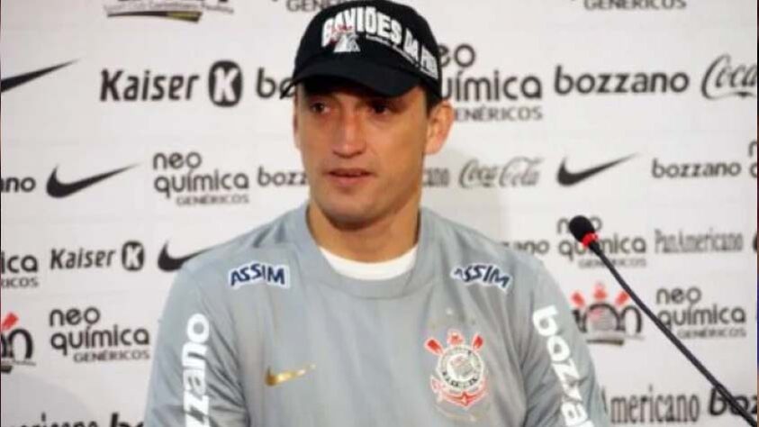 Aldo Bobadilla - Corinthians - Assim como Herrera, Bobadilla foi outro goleiro que não foi bem no Corinthians. O paraguaio sequer entrou em campo pelo time paulista em 2010.