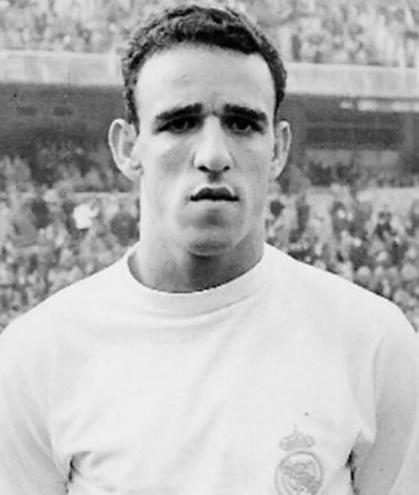 Canário (ponta) - jogou de 1959 até 1962 no Real Madrid.