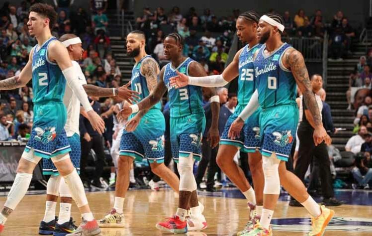 Charlotte Hornets: 0 títulos