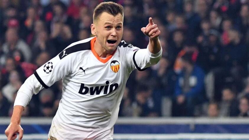Denis Cheryshev - 31 anos - ponta-esquerda - O jogador russo deixou o Valencia ao fim da temporada europeia.