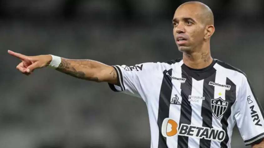 Diego Tardelli - 37 anos - centroavante - Desde a saída do Santos, o jogador não encontrou um clube para jogar.