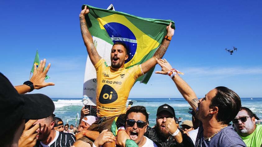 Nesta terça-feira (28), ocorreram as finais da etapa de Saquarema da WSL e o brasileiro Filipe Toledo se sagrou campeão da fase. Veja fotos do evento realizado na praia do Rio de Janeiro!