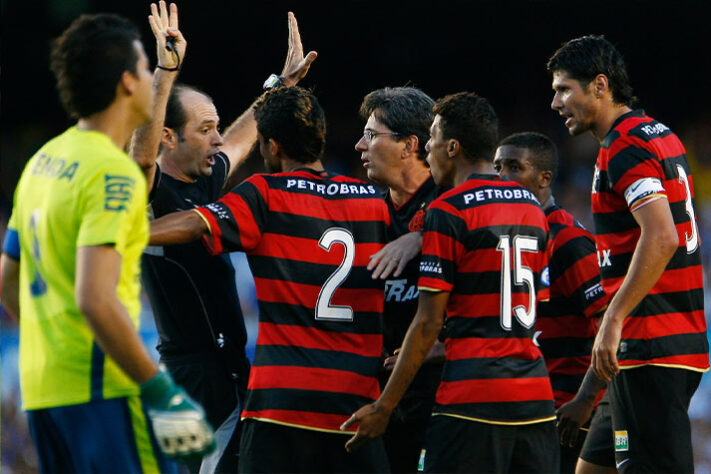 Campeonato Brasileiro 2008 - Com 26 pontos (8V/2E/1D), o Flamengo era o primeiro colocado após 11 rodadas. Terminou a Série A na quinta posição, com 64 pontos.