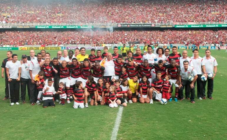 Campeonato Brasileiro 2009 - Com 15 pontos (4V/3E/4D), o Flamengo era o nono colocado após 11 rodadas. Terminou a Série A na primeira posição, com 67 pontos.