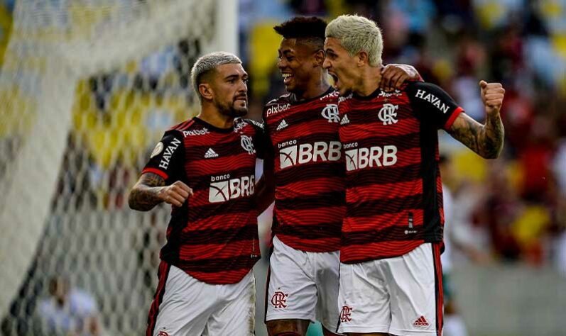 Porcentagem de torcedores do Flamengo entre 16 e 34 anos em 2021: 54% - Porcentagem de torcedores do Flamengo entre 34 e 54 anos em 2021: 37% - Porcentagem de torcedores do Flamengo acima de 55 anos em 2021: 9%
