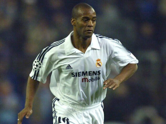 Flávio Conceição (meio-campista) - jogou de 2000 até 2003 no Real Madrid.