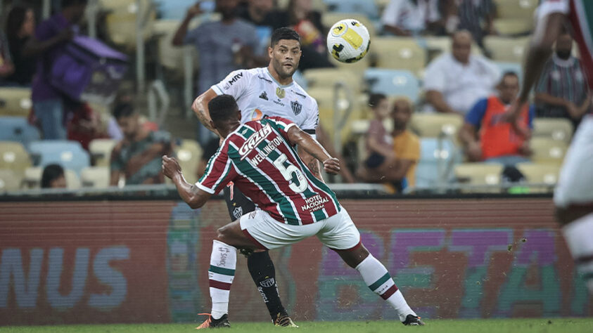 Atlético-MG: Sobe - Quando pressionou a saída de bola do Fluminense, levou perigo ao gol do Fábio. Inclusive, nas jogadas que originaram os gols foram geradas pela efetividade da marcação alta. | Desce - Foi dominado pelo Fluminense e encontrou dificuldades em articular e criar jogadas.