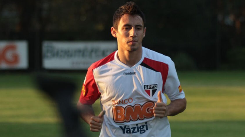 Ivan Piris - São Paulo - Revelado pelo Cerro Porteño, Ivan Piris se destacou com a camisa do time paraguaio e chamou atenção do São Paulo. Contratado pelo Tricolor em 2011, o lateral não rendeu o esperado e deixou o clube no ano seguinte após 40 jogos.