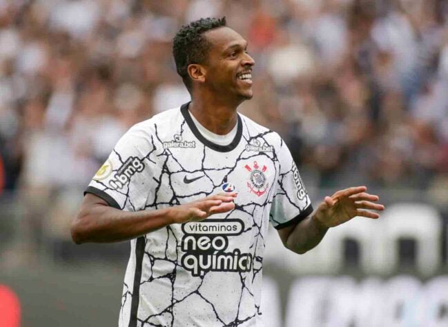 Jô - 35 anos - centroavante - O jogador rescindiu com o Corinthians após uma série de polêmicas. Desde então, o atacante está livre no mercado.