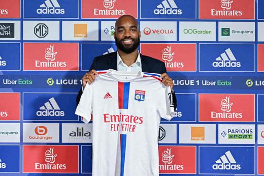 Arsenal: Alexandre Lacazette (oficializado no Lyon).