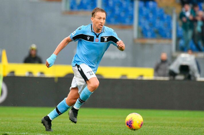 FECHADO - Lucas Leiva deve apenas resolver questões burocráticas para acertar definitivamente seu retorno para o Grêmio. O atleta de 35 anos estava livre no mercado após sua saída da Lazio.