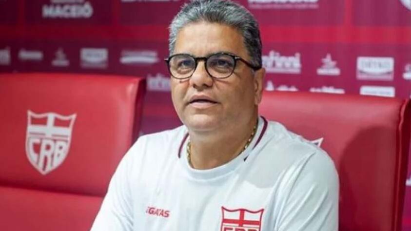 Marcelo Cabo (CRB) - Foi sucedido pelo técnico Daniel Paulista.