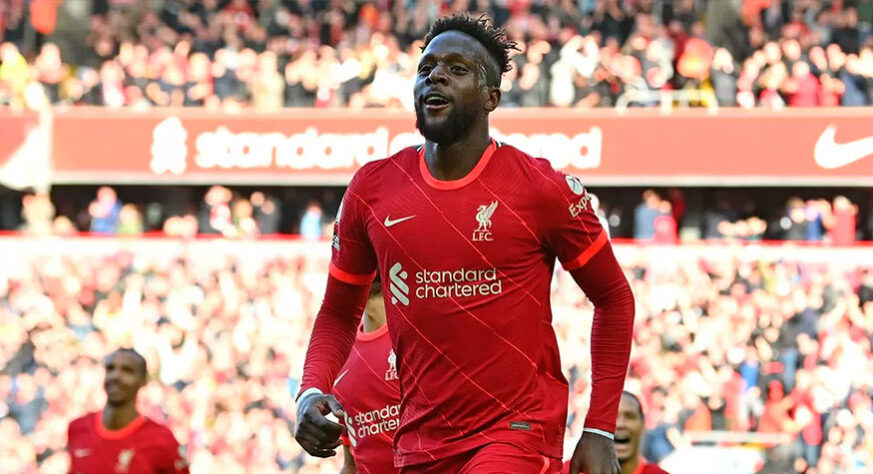 ESQUENTOU - Origi desembarcou na Itália para assinar com o novo clube. O atacante belga deve assinar contrato com o Milan.