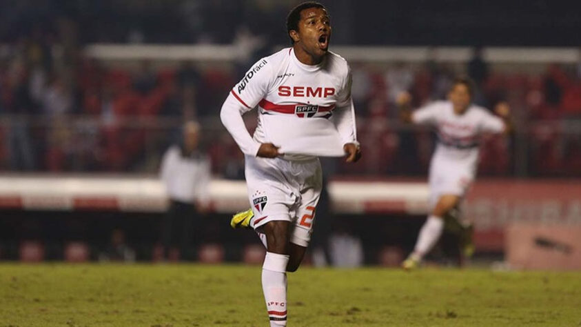 Pabón - São Paulo - Em 2014, o São Paulo contratou o meia Pabón, que já havia atuado por Bétis e Valencia, na Espanha. Contudo, o jogador não vingou no Tricolor e fez apenas 18 jogos, com dois gols anotados.