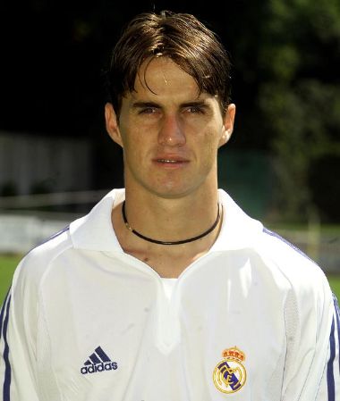 Sávio (meio-campista) - jogou de 1997 até 2002 no Real Madrid.