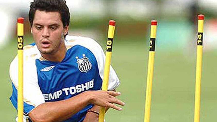 Sebastian Pinto - Santos - O atacante chileno Sebastian Pinto chegou ao Santos em 2008, mas jogou apenas duas partidas e marcou um gol.