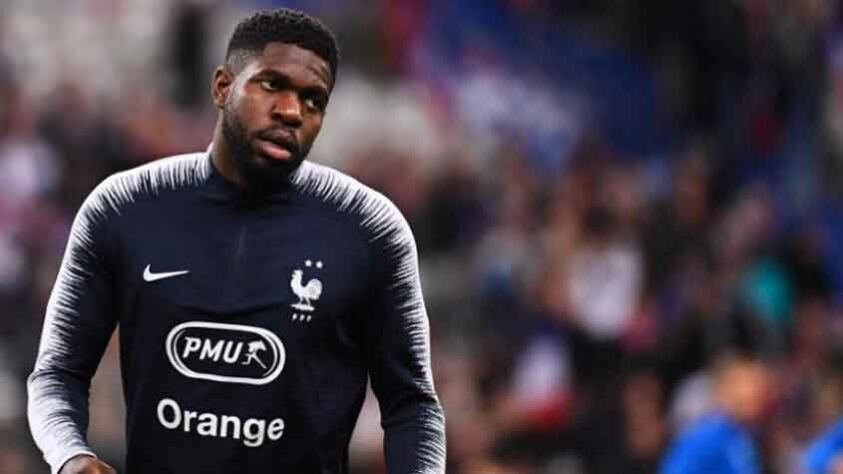 FECHADO - O Barcelona anunciou o empréstimo do zagueiro Samuel Umtiti para a Lecce. O acordo não prevê uma opção de compra em definitivo do defensor pelo clube italiano. Com isso, o francês retorna à Catalunha em 2023.