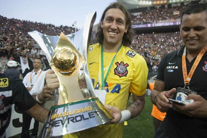 Lance - CÁSSIO É CORINTHIANS! 🧤⚽🦅 No dia do goleiro, Cássio escreve mais  uma vez seu nome na história do Timão. Ídolo máximo! 👏👏 #corinthians # cássio #goleiro