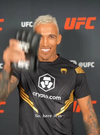 Iran Ferreira participou de uma ação do UFC, interagindo em vídeo com o lutador Charles do Bronxs.