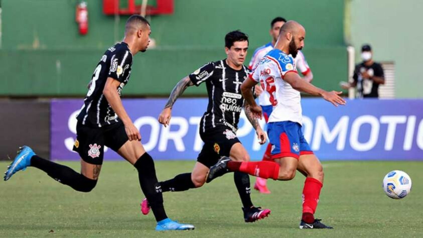 Corinthians x Bahia - 74 jogos (35 vitórias do Corinthians, 23 do Bahia e 16 empates) - As equipes se cruzaram na terceira fase da Copa do Brasil de 2014, com o Timão avançando pelo saldo de gols, mesmo cada equipe tenha levado uma partida. O Alvinegro venceu a ida por 3 a 0, em Itaquera. Já o Tricolor de Aço fez 1 a 0 na volta, em Salvador, mas não adiantou em termos de classificação, que ficou com o Time do Povo. 