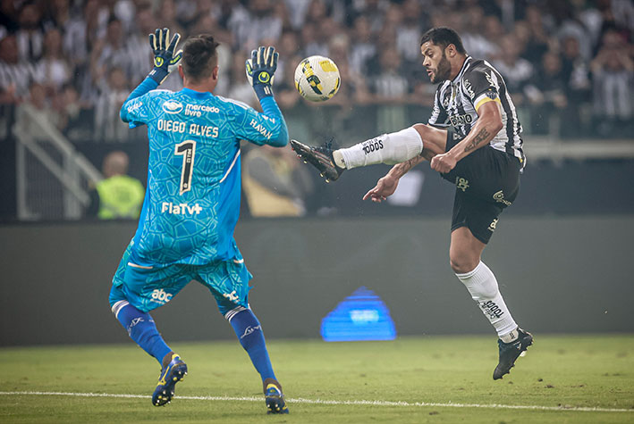 Na noite desta quarta-feira, o Atlético-MG venceu o Flamengo por 2 a 1 no Mineirão, pelo jogo de ida das oitavas de final da Copa do Brasil. Hulk e Ademir fizeram os gols do Galo. Já Lázaro descontou para o Rubro-Negro. A seguir, confira as notas: