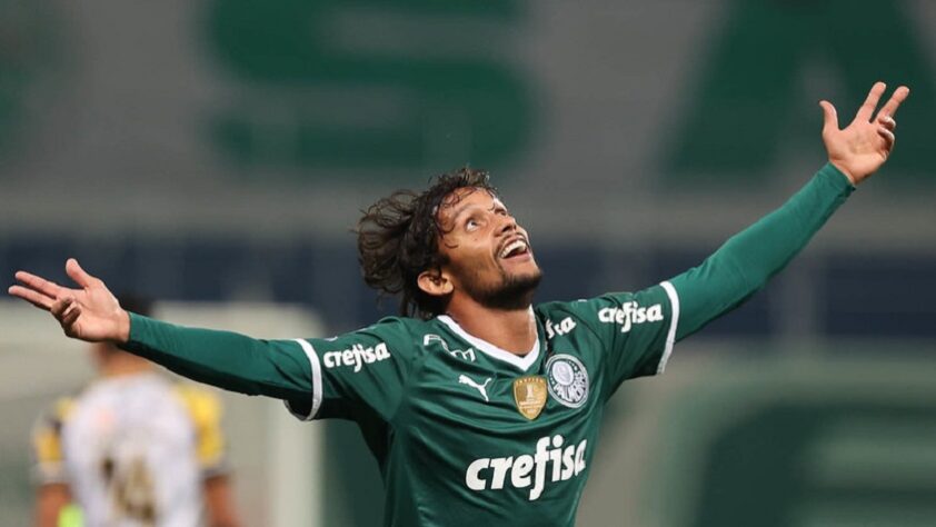 Neste domingo, se entrar em campo diante do Atlético-MG, Gustavo Scarpa completará 200 jogos com a camisa do Palmeiras. Ele será o quarto do elenco atual a passar dar marca das 200 partidas. Veja quantos jogos cada jogador do elenco atual do Verdão tem pelo clube: