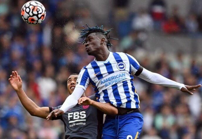 ESQUENTOU - Bissouma está com praticamente tudo pronto para se transferir para o Tottenham, segundo o Fabrizio Romano. O valor pago pela equipe londrina seria de 29 milhões de euros.