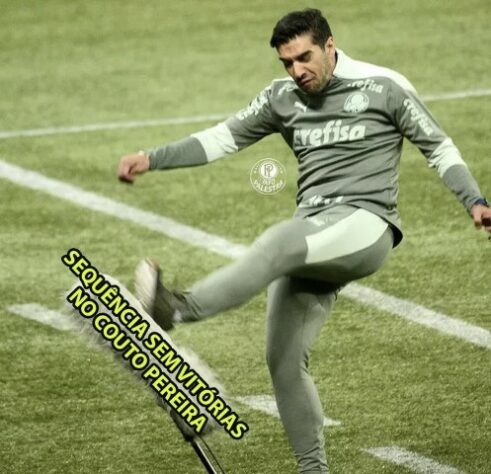 Disputa entre Palmeiras e Corinthians pela liderança do Brasileirão rende memes nas redes sociais.