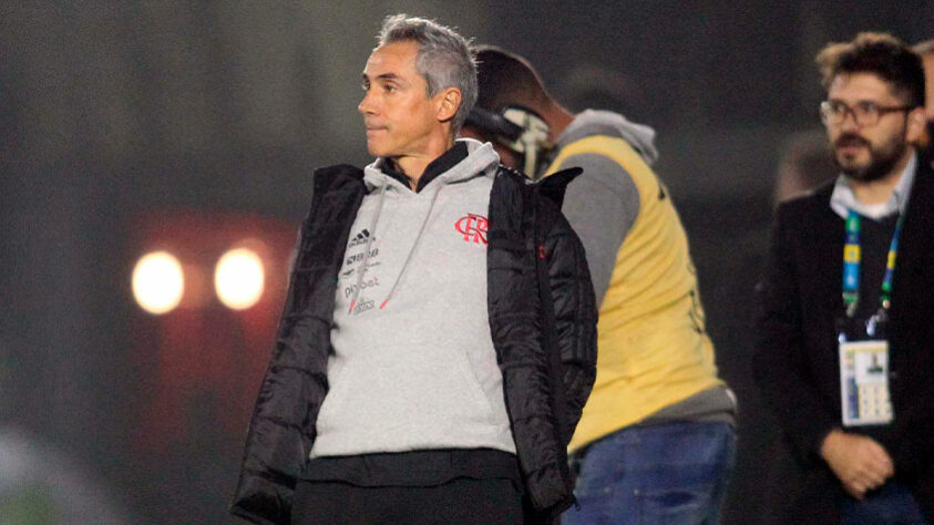  Em relação à pressão sofrida, Paulo Sousa disse o seguinte após a derrota: "Há coisas que eu não posso controlar, e essas são as que que eu menos gasto energia. Tenho que gastar energia naquilo que são as minhas convicções, na nossa metodologia, em trabalhar com os rapazes da melhor forma que eu sei para podermos ser competitivos e ganhar jogos".