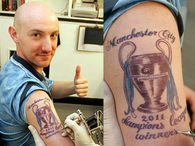 Em 2009, um torcedor bastante empolgado com os investimentos do Manchester City tentou profetizar e tatuou que o clube inglês seria campeão da Champions League em 2011. Nada feito! O clube nem disputou a competição na temporada 2010/11 e até hoje ainda não tem Champions.