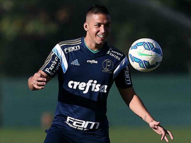 Fernando Tobio - Palmeiras - Outro que não deixou saudade no Palmeiras foi o zagueiro Tobio. Entre 2014 e 2015, o jogador somou 33 partidas, com apenas um gol feito.
