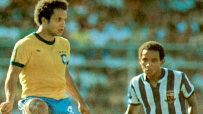 Copa do Mundo de 1978 - Local: Argentina - Autor do primeiro gol do Brasil na competição: Reinaldo - Partida: Brasil 1 x 1 Suécia