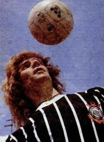 Hector Veira - Meia - 1975 a 1976 - 20 jogos - 4 gols, nenhum gol - nenhum título