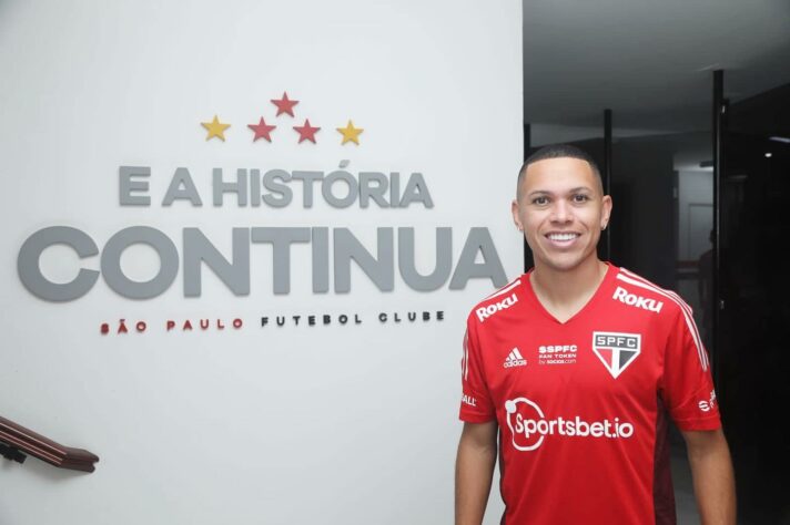 CONFIRMADO: Marcos Guilherme - O atacante já passou pelo clube entre 2016 e 2017 e volta ao Tricolor para ser a opção de velocidade pelas pontas para Rogério Ceni após ser liberado pelo Internacional, onde pouco atuou. Estreou com a camisa do São Paulo contra sua ex-equipe, no Beira Rio.