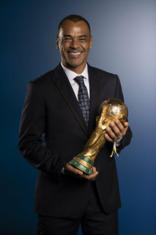 Cafu: o lateral-direito titular da Seleção e capitão hoje tem 52 anos e é embaixador da Copa do Mundo de 2022.