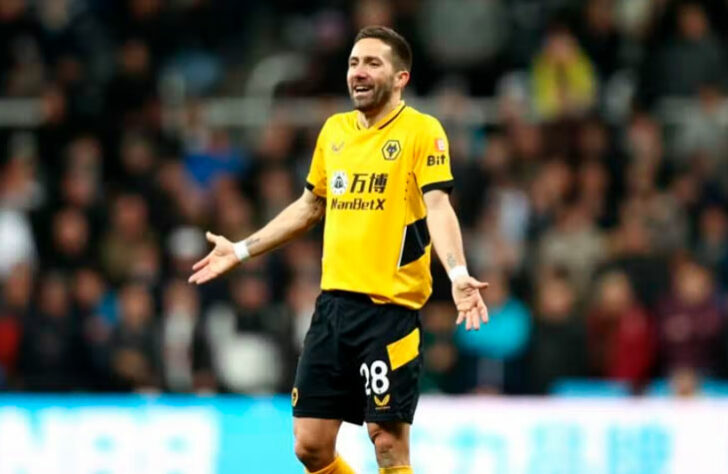 FECHADO - João Moutinho renovou seu vínculo com o Wolverhampton. Agora, o meio-campista tem contrato com o clube até 2023.