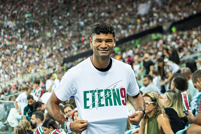 Gum, ex-companheiro de Fred no Fluminense, compareceu à festa.